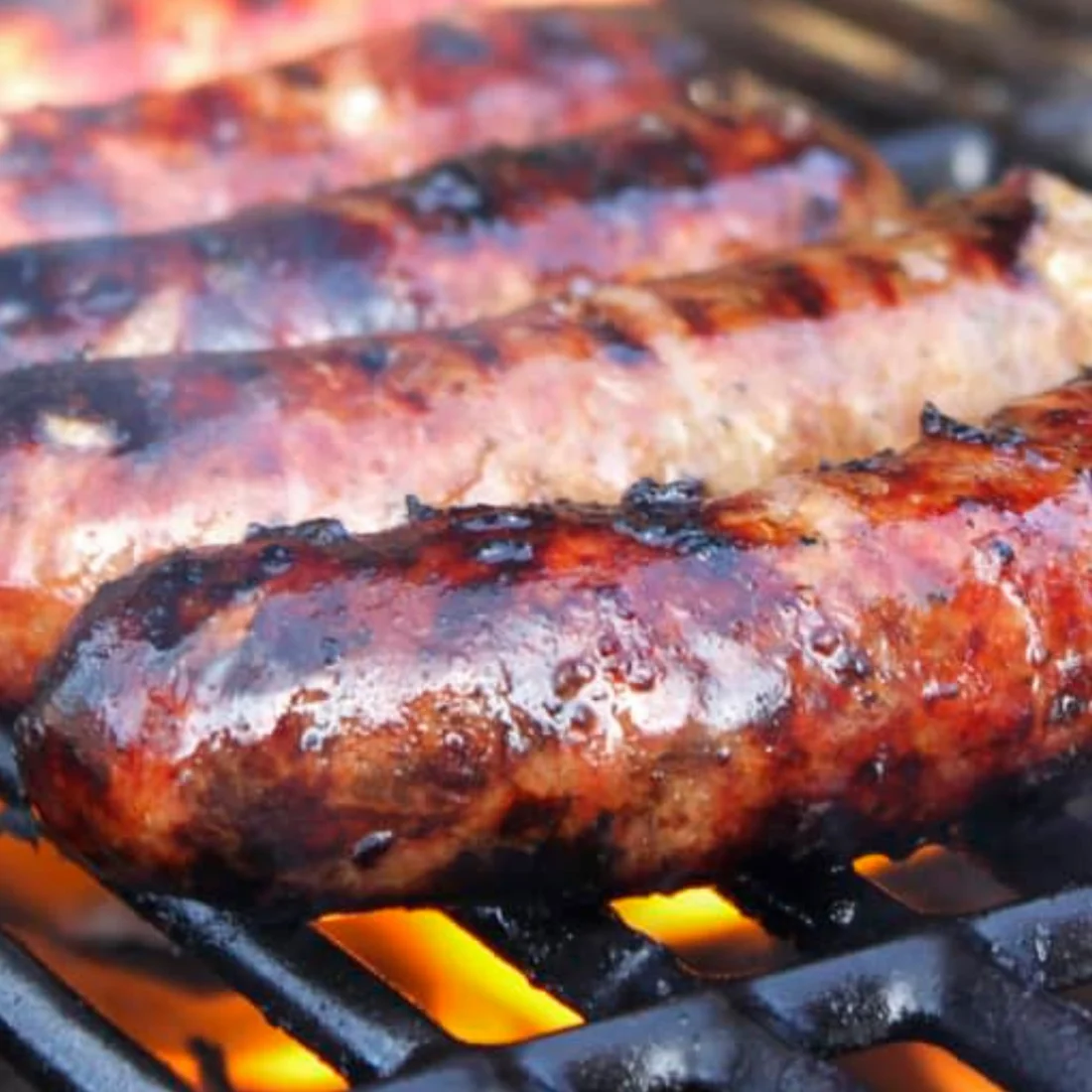 Grilled hot link sausages